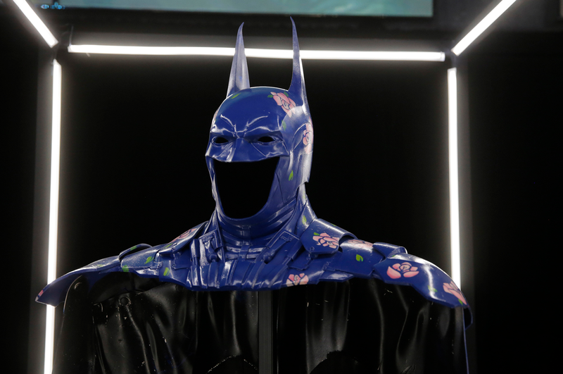 Illustration for article titled Batman Gets Weird When Artists Redesign His Cape and Cowl